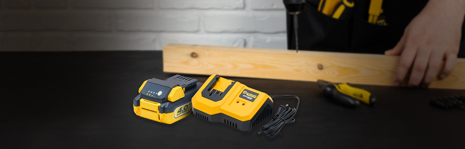 Zestaw akumulator 4.0 Ah TURBO + ładowarka 4.5 A