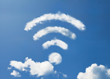 Ładowarka indukcyjna wbudowana w podstawę lampki