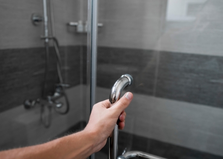 Mechanizm unoszenia drzwi