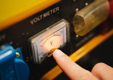 Stabilizator napięcia AVR