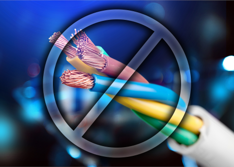 Nie wymaga połączenia kablowego