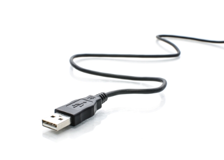 Zasilanie za pomocą kabla USB