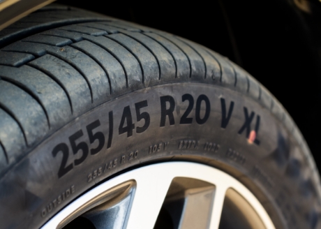 Maksymalna szerokość opony