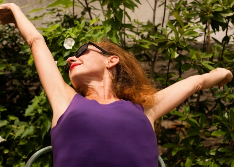 Profilowane oparcia w krzesłach