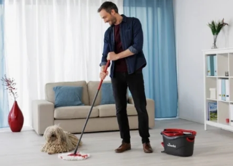 Dociera to trudno dostępnych miejsc