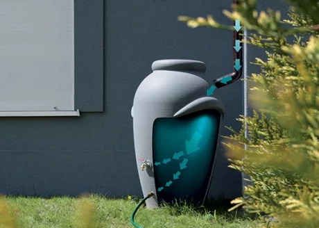 Otwory umożliwiające podłączenie do rynny