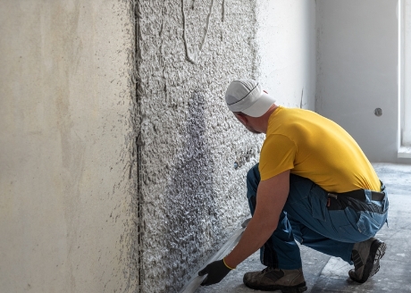 TYNK SKŁADAJĄCY SIĘ Z DWÓCH WARSTW