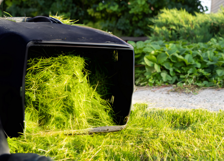 Pojemny kosz na trawę
