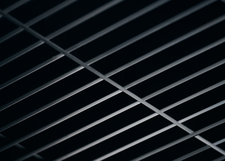 Solidne materiały i kompaktowe wymiary